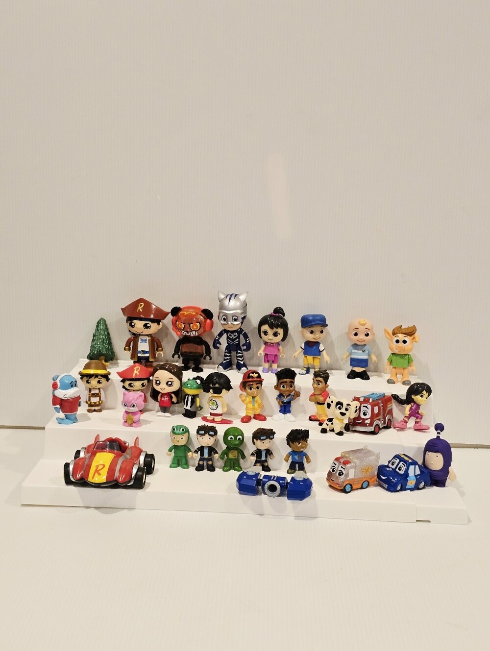 Disney Junior Firebuds, Ryan's World, Tube Heroes and Cocomelon Figure Set